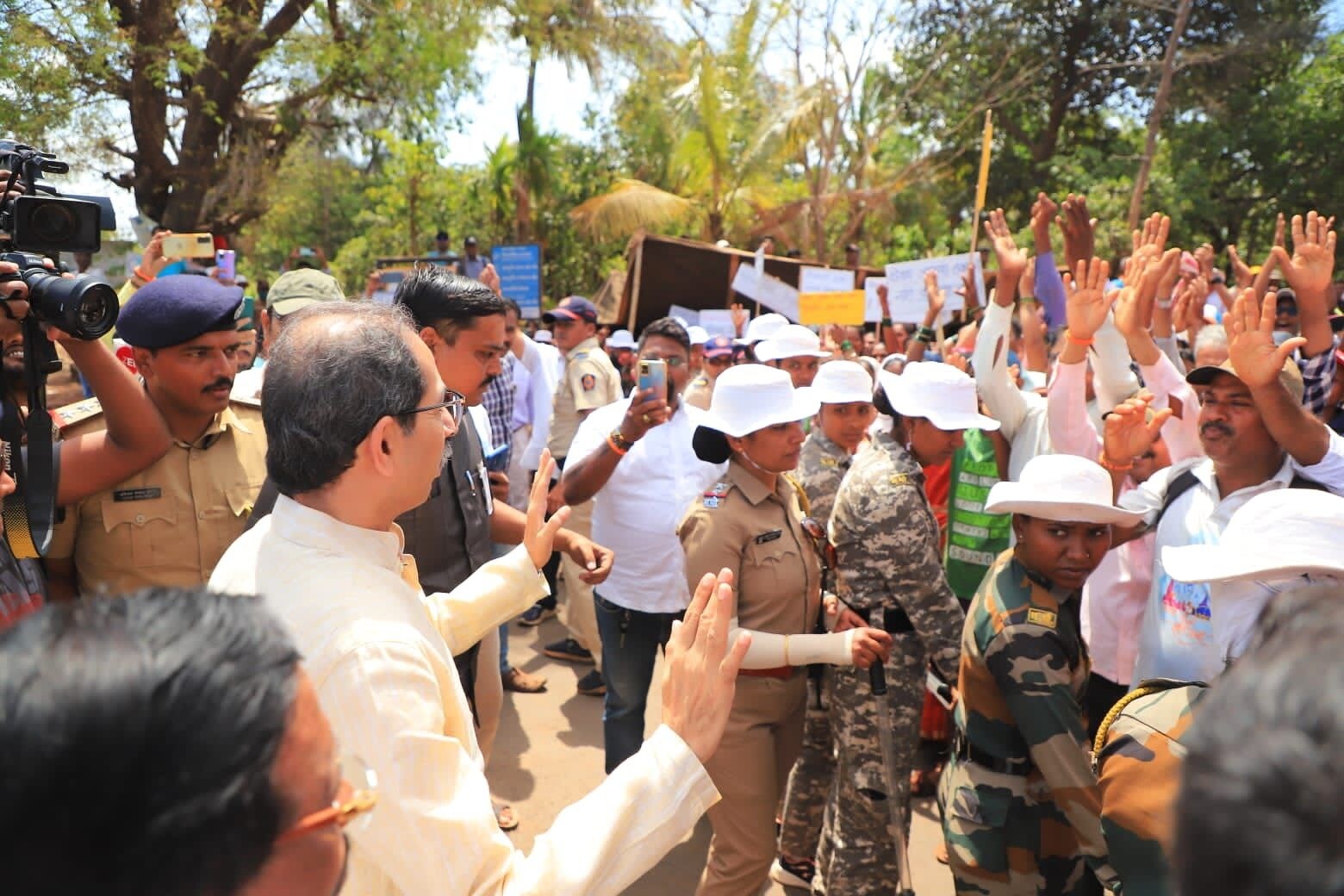 Uddhav Thackeray at Barsu (9)