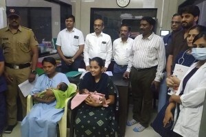 baby given to mother nashik
