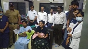 baby given to mother nashik
