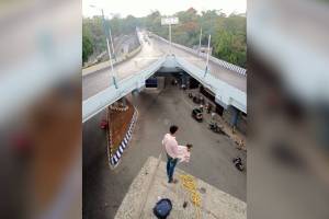 Pune, Pune News, FIR, young man, Sancheti bridge