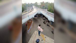 Pune, Pune News, FIR, young man, Sancheti bridge