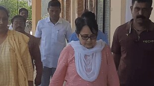 three arrested female officer bribe nashik