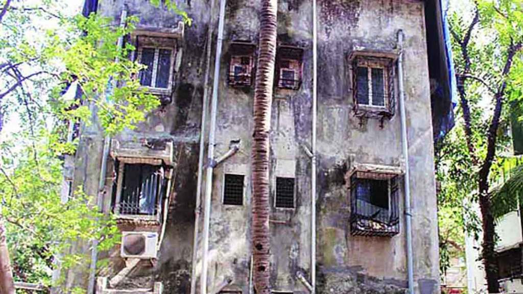dangerous buildings in navi mumbai municipal corporation zone