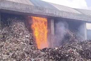 fire breaks out at dumping ground in kalyan
