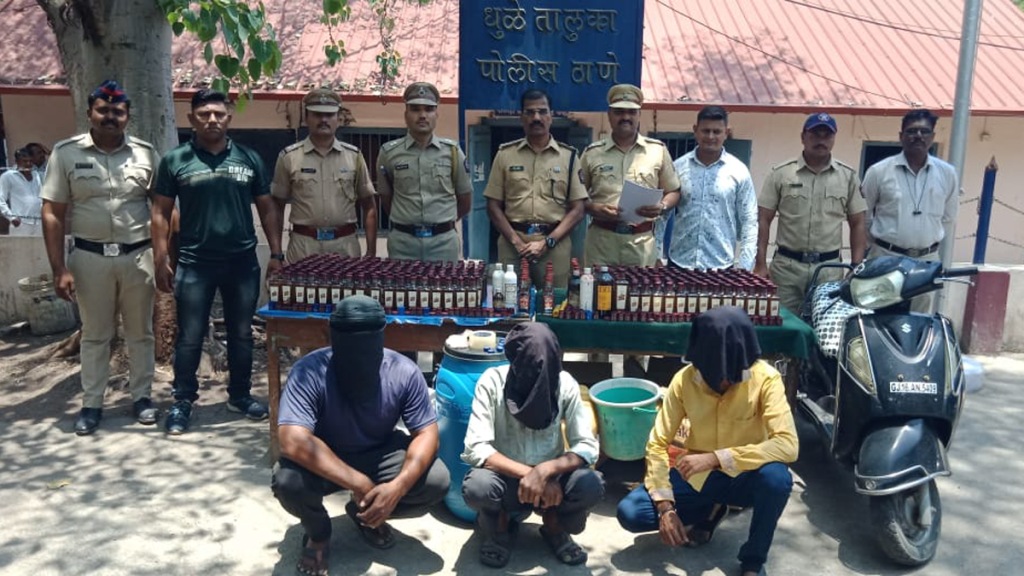 police destroyed fake liquor store dhule