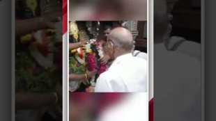 NCP President Sharad Pawar bowed down to Vitthal Rakhumai temple in Pandharpur