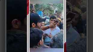 And Karthik Aaryan got stuck in the circle of fans