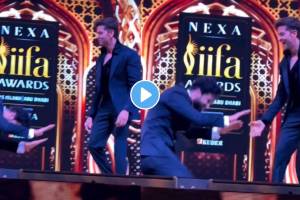 iifa viral video of hrithik roshan and vicky kaushal