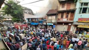 shops and houses in chhatrapati shivaji chowk area caught fire in kolhapur