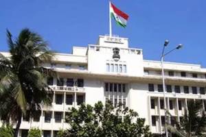 eknath shinde led government transfers 10 ias officers