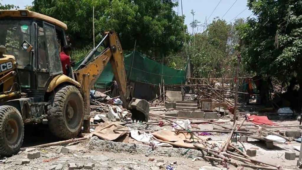 navi mumbai municipal corporation demolished 263 unauthorized huts in vashi village