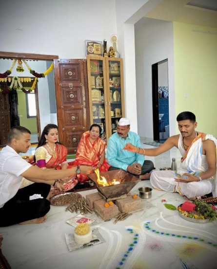 प्राजक्ताने आज तिच्या इन्स्टाग्राम अकाउंटवर या पूजेचे काही फोटो आणि व्हिडीओ शेअर केले आहेत.