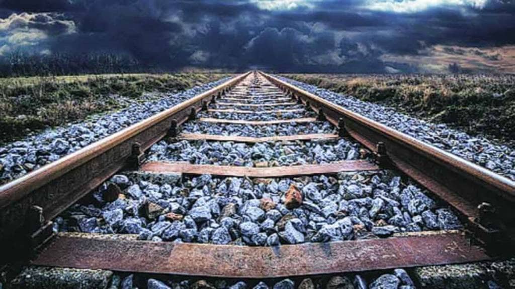 why do indian railway tracks not rust know the reason