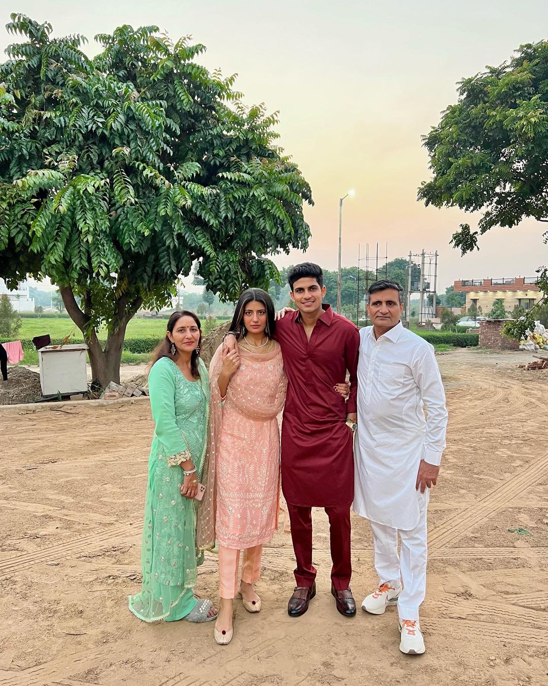 shubman-gill-sister-Shahneel