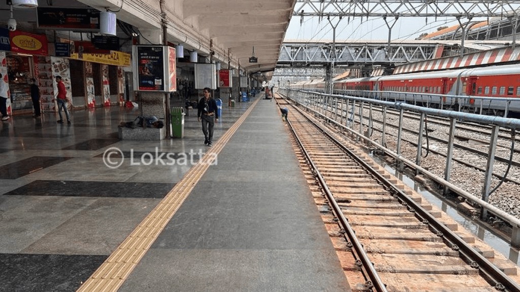 15 station railway division transformed pune