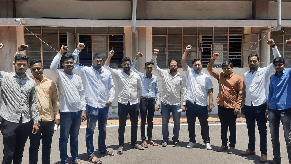 Yuva Sena protest Corona Dhule