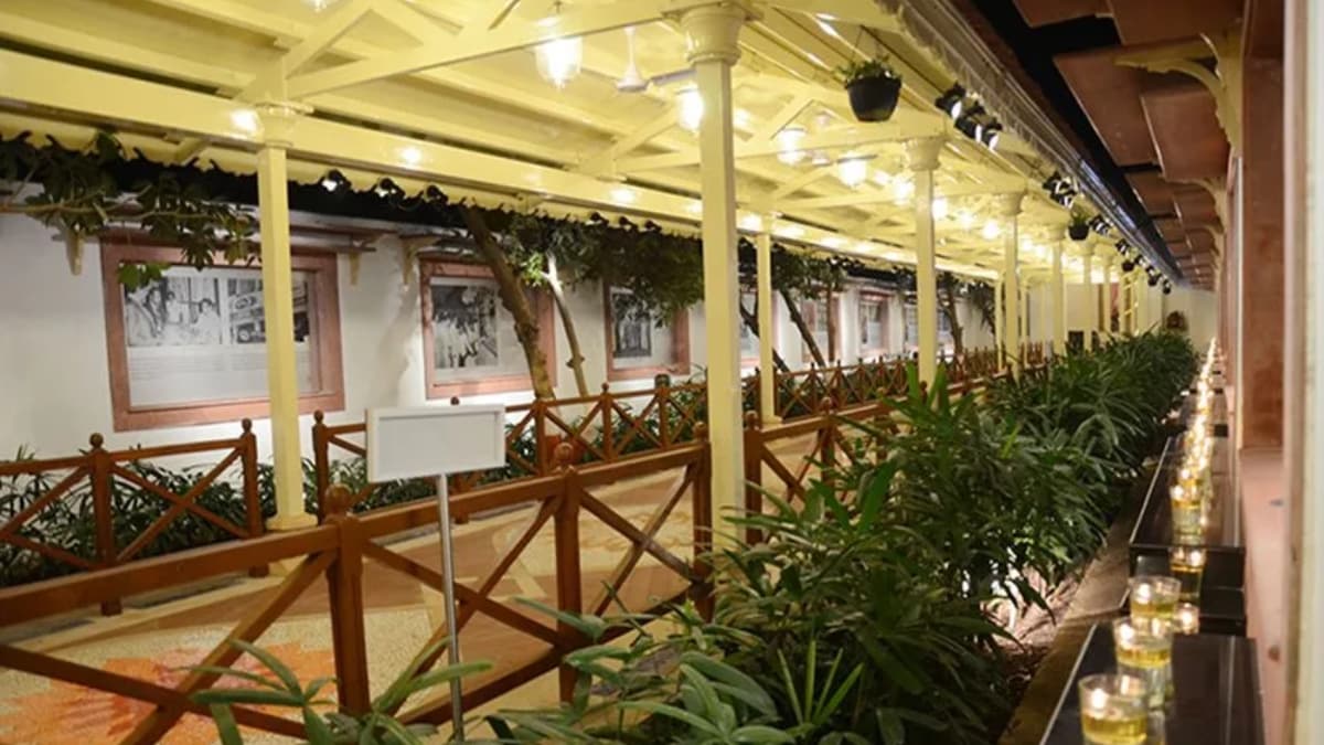 Mukesh Ambani House Open For Visit in just Two Rupees For Late Father Dhirubhai Ambani Memorial House Watch Inside Ambani House Photos 