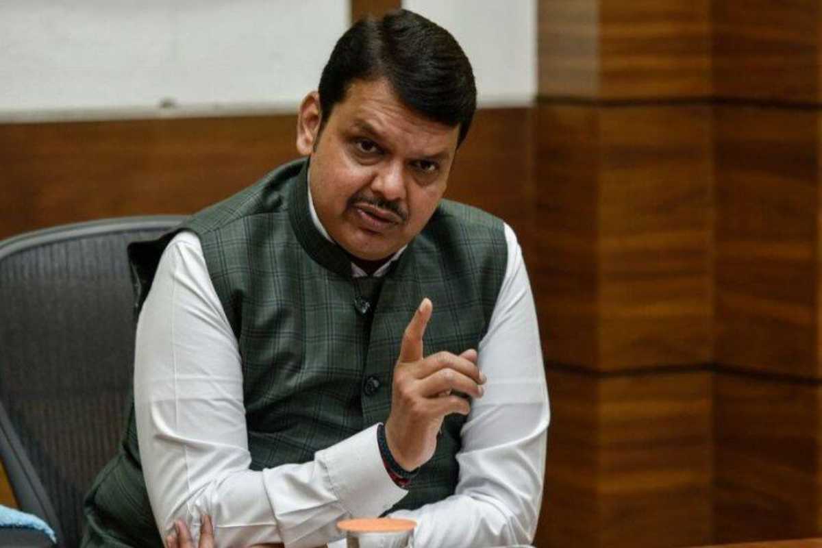 हे जुनं सरकार नाही. जुन्या सरकारमध्ये कुणी आधी भाषण करायचं आणि कुणी नंतर भाषण करायचं यावरून गच्ची पकडणारे आम्ही पाहिले - देवेंद्र फडणवीस