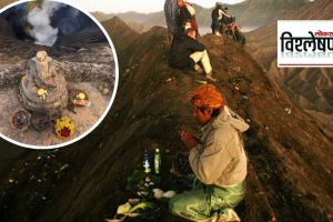 Hindu worshippers Mount bromo