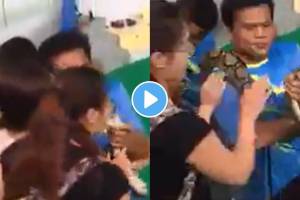 snake attacks on girl while kissing shocking