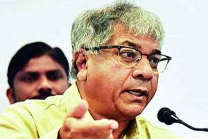 prakash ambedkar target maha vikas aghadi over race for chief minister post