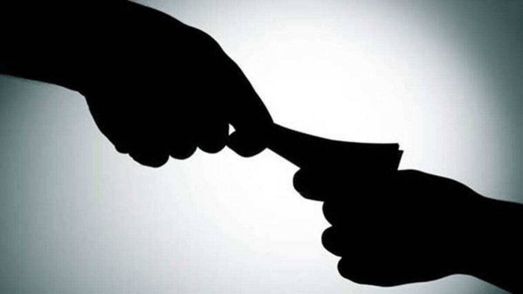 three people principal caught accepting bribe teacher jalgaon