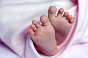 Newborn found on road in pune,