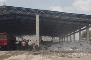 hundreds quintal cotton burnt fire matoshree ginning factory malkapur city buldhana