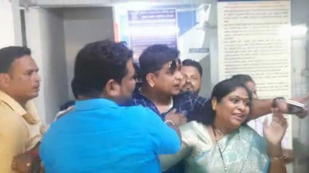 Women shivsena Shinde group fight front guardian minister office bearers