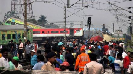 Odisha Coromandel Express Accident Live Updates in Marathi