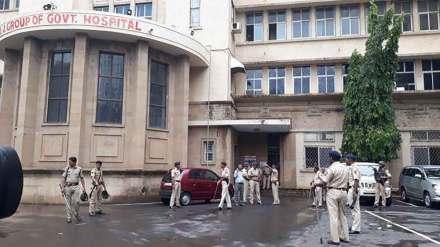 Resignation session at JJ Hospital accusing the authorities Dr Saple clarified his position Said According to the government rules