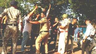 controversial status on whatsapp create tension in Kolhapur,