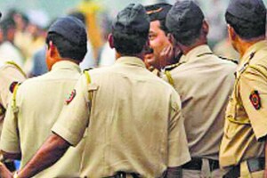 six suspects attack police special squad nashik