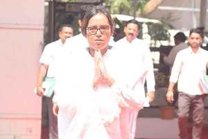 mla varsha gaikwad become first woman president of mumbai congress