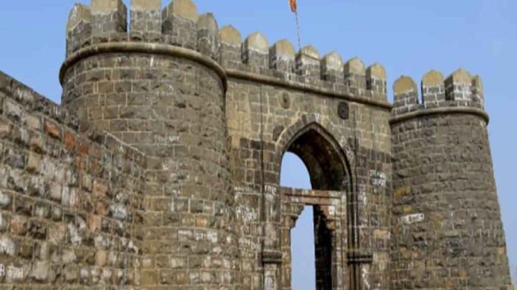 archeology department order banning killing and cooking of animals and birds at vishalgad fort