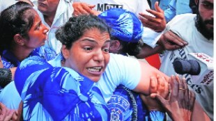 women wrestler protest 19