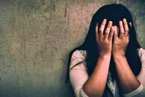 धक्कादायक! खंडोबाच्या दर्शनासाठी आलेल्या अल्पवयीन मुलीवर कडेपठारच्या डोंगरावर अत्याचाराचा प्रयत्न Jejuri Crime News