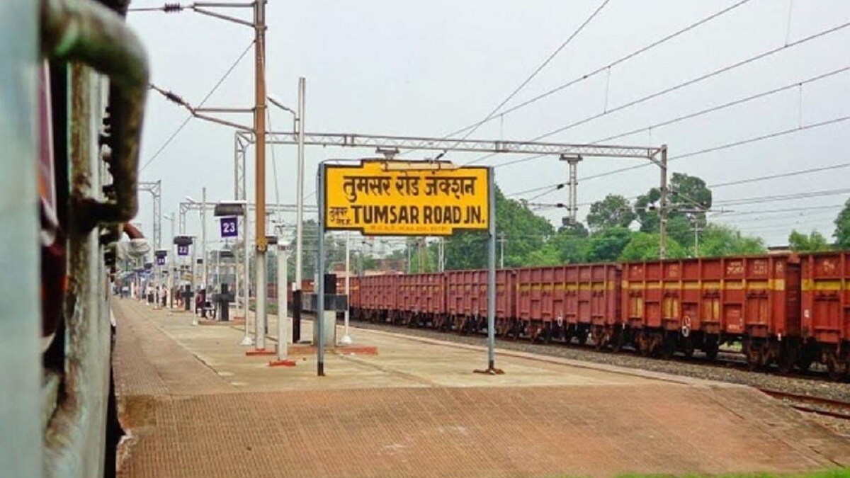 Railway engine left coaches Bhandara
