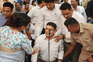 When Suhas Kande asked Arjun Gunde about the allegations, Arjun Gunde fainted