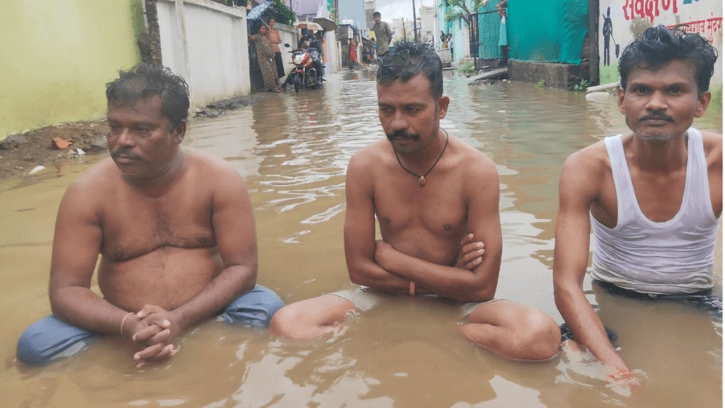 maregaon yavatmal citizens protested half-naked heavy rain water entered houses