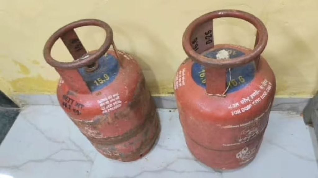 Find out how much gas is left in LPG cylinder with the help of wet towel tricks and tips