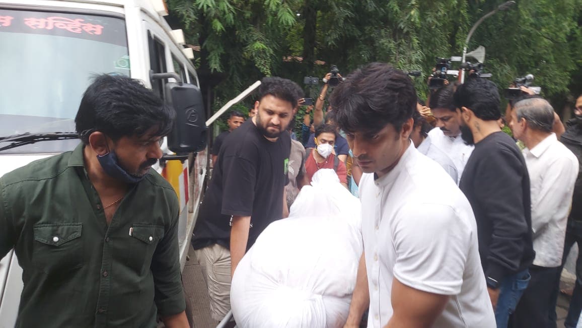 ravindra mahajani funeral 1