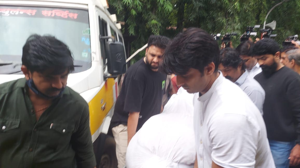 ravindra mahajani funeral 1