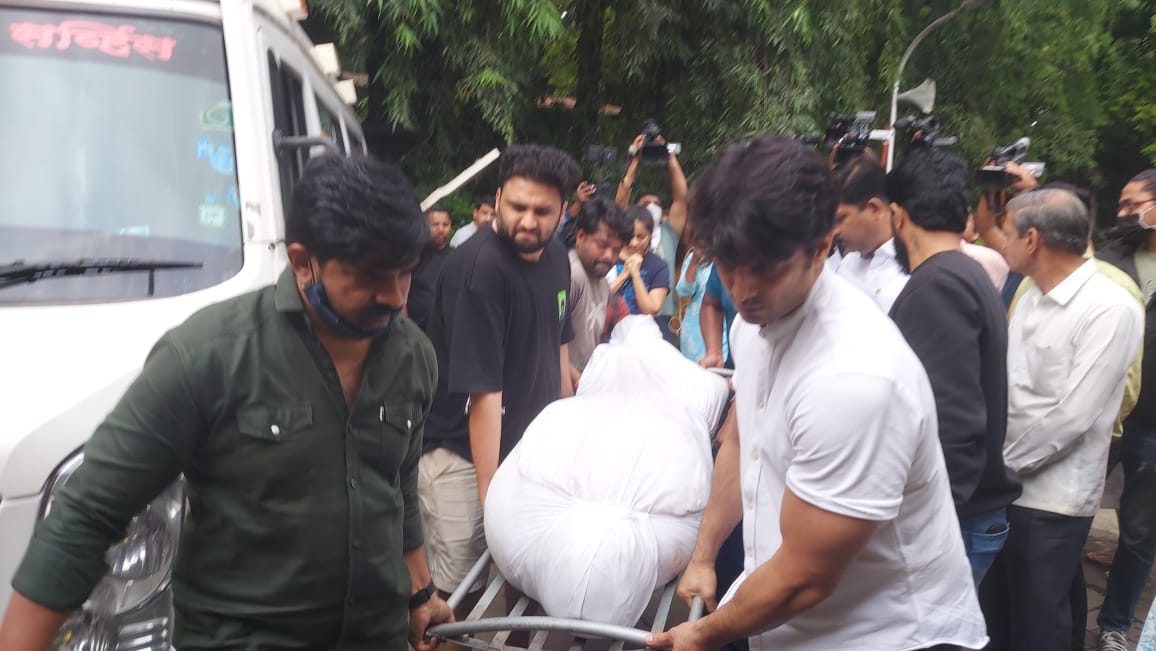ravindra mahajani funeral 1