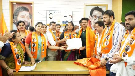 reward for young man by cm