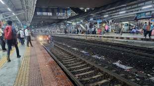 central railway disturbed due to technical problems at mumbra