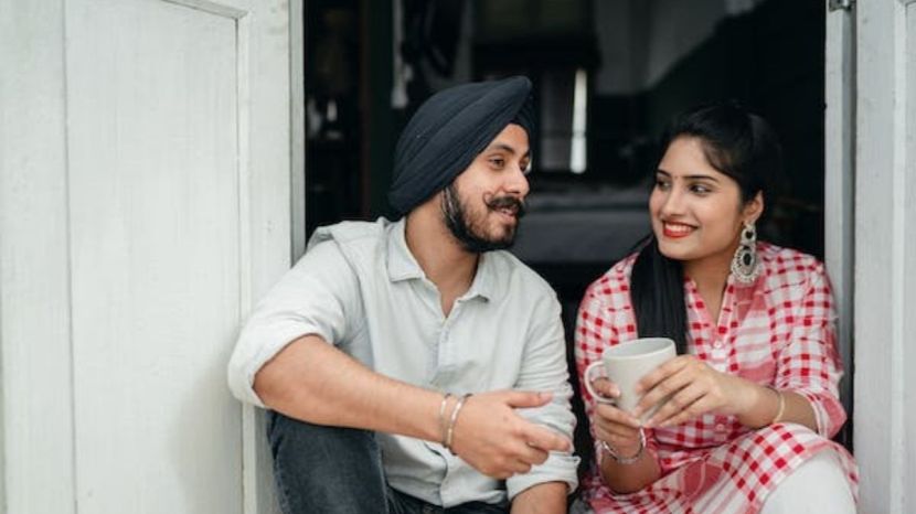 नवरा बायकोचे नाते हे पवित्र नाते मानले जाते. प्रत्येक बायकोला वाटते की तिचा नवरा परफेक्ट असावा; तसं प्रत्येक नवऱ्याला वाटते की त्याची बायको परफेक्ट असावी. (Photo : Pexels)