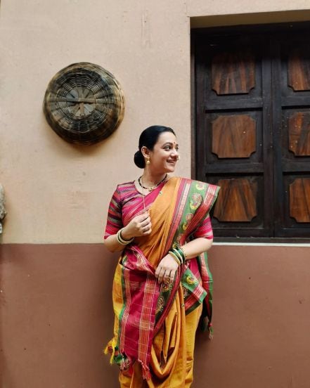 दरम्यान, स्पृहा जोशीच्या कामाबद्दल बोलायचं झालं तर सध्या तिचा ‘संकर्षण व्हाया स्पृहा’ हा कार्यक्रम जोरदार सुरू आहे. काही दिवसांपूर्वीच तिची 'लोकमान्य' मालिका बंद झाली.