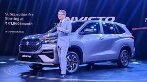 Maruti Suzuki Invicto या एमपीव्हीमध्ये कारच्या सुरक्षेच्या बाबतीतही कंपनीने पुरेपूर काळजी घेतली आहे. यामध्ये म्हणून ६ एअरबॅग्ज देण्यात आले आहे. 