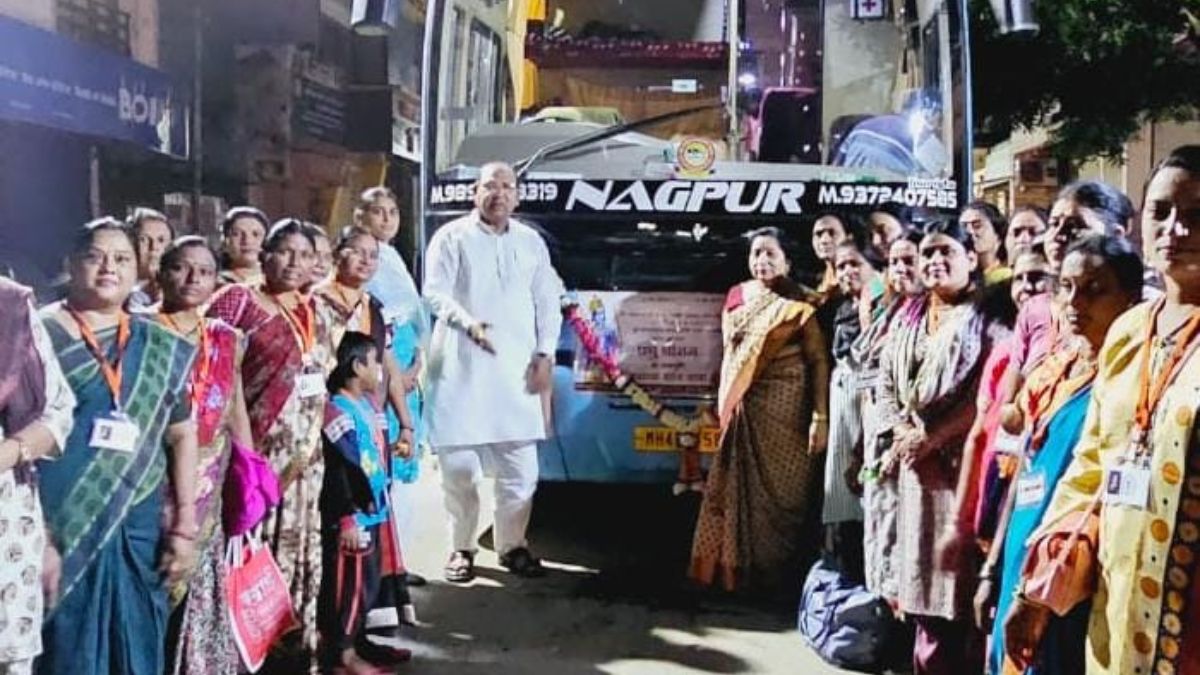 महिलांची खासदार पुरस्कृत अयोध्या वारी, प्रभू रामदर्शन की निवडणूक तयारी ...